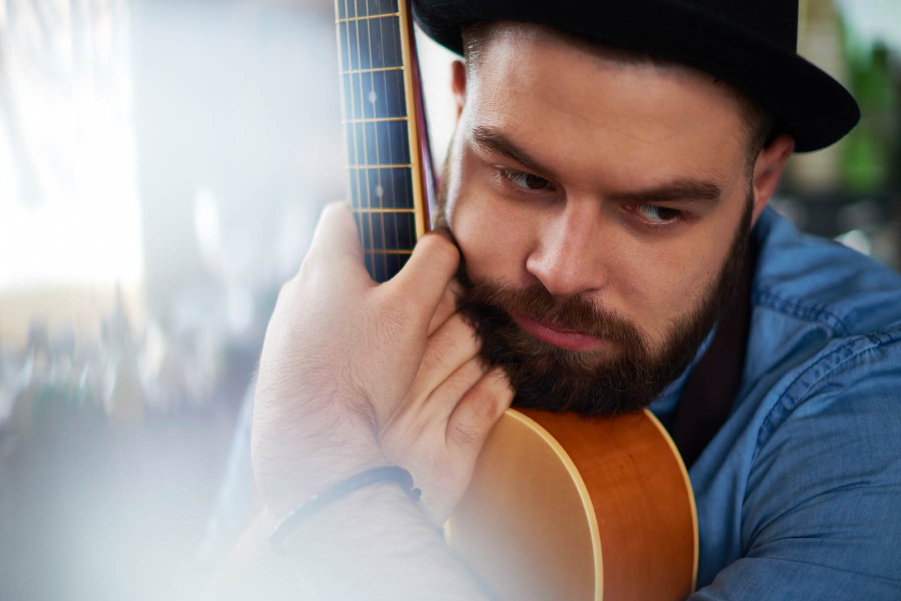 COMMUNICATION<br> The Impact of Poor Artist Communication in the Music Industry